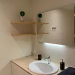 Apartment Stylish Sea-view By The Marina
