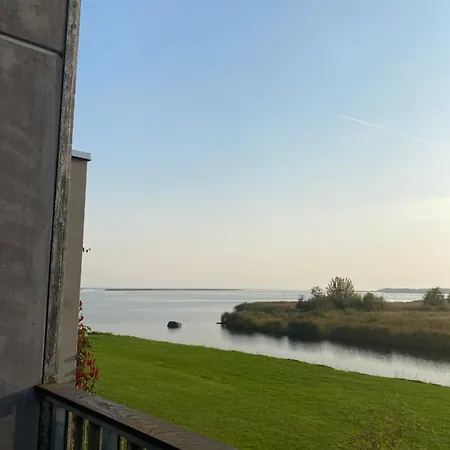 Stylish Sea-View Apartment By The Marina Kuressaare