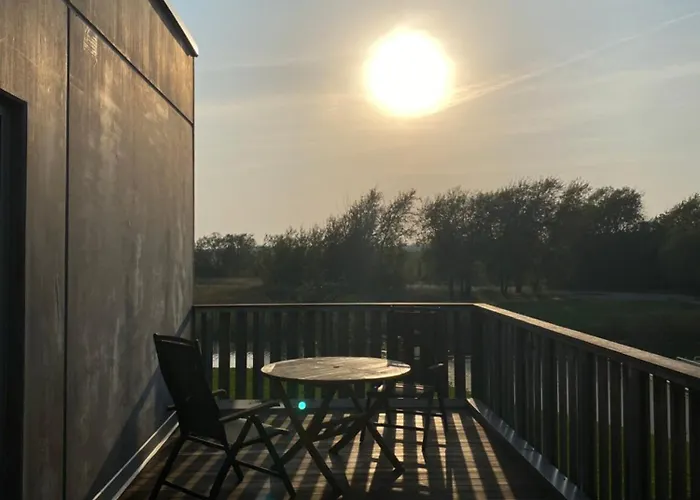 Stylish Sea-view By The Marina *