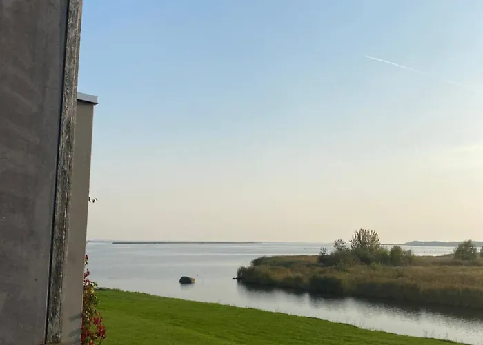 Stylish Sea-view By The Marina Kuressaare