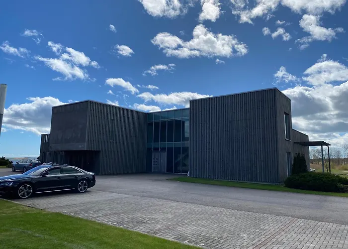 Stylish Sea-view By The Marina Apartament Kuressaare